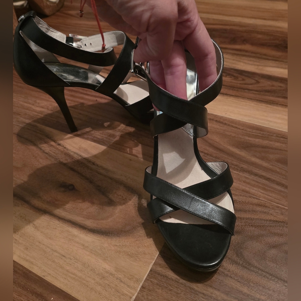 Michael Kors Evie Platform Black Leather Open Toe Sandals Shoe Size 10, EUC